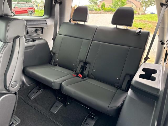 Photo of 2025 Serenity White Hyundai SANTA FE HEV