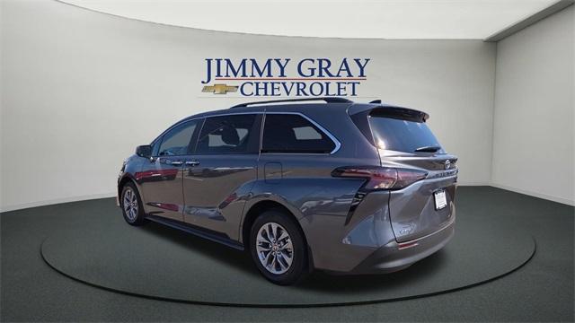 Photo of 2025 Magnetic Gray Metallic Toyota Sienna