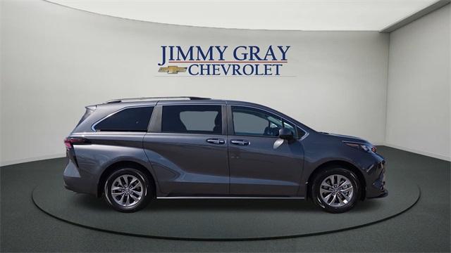 Photo of 2025 Magnetic Gray Metallic Toyota Sienna