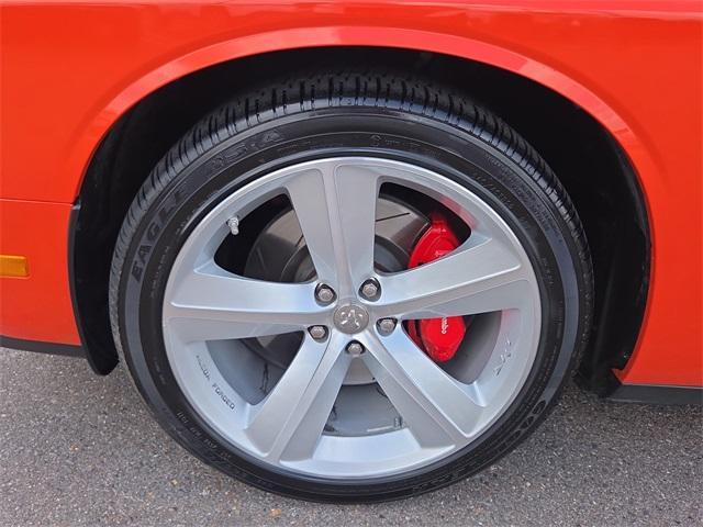 Photo of 2009 Hemi Orange Pearlcoat Dodge Challenger
