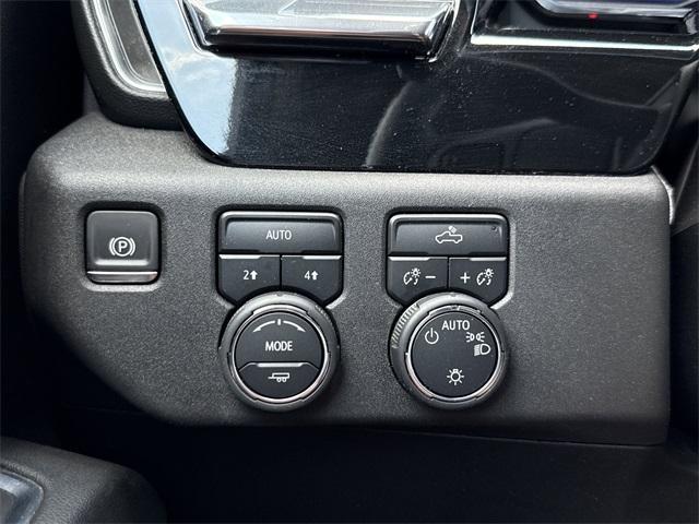 Photo of 2025 Summit White Chevrolet Silverado 1500