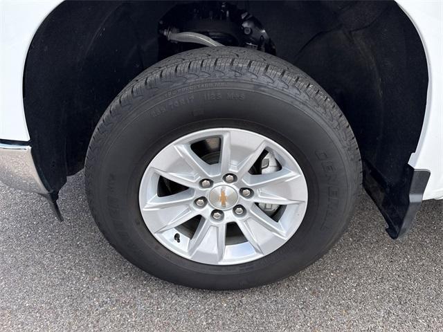 Photo of 2025 Summit White Chevrolet Silverado 1500