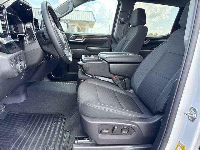 Photo of 2025 Summit White Chevrolet Silverado 1500