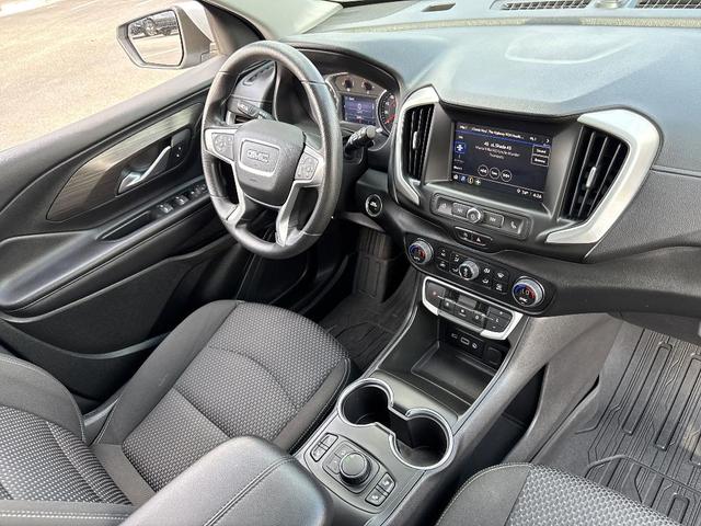 Photo of 2022 Quicksilver Metallic GMC Terrain