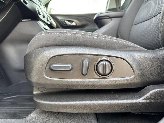 Photo of 2022 Quicksilver Metallic GMC Terrain