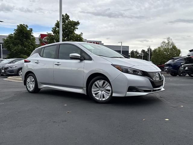 Photo of 2023 Brilliant Silver Metallic Nissan Leaf