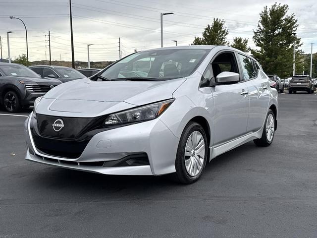 Photo of 2023 Brilliant Silver Metallic Nissan Leaf