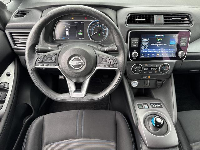 Photo of 2023 Brilliant Silver Metallic Nissan Leaf