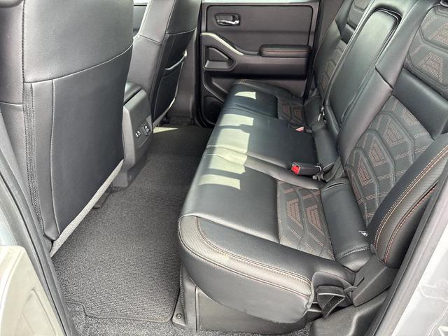 Photo of 2025 Boulder Gray Metallic Nissan Frontier