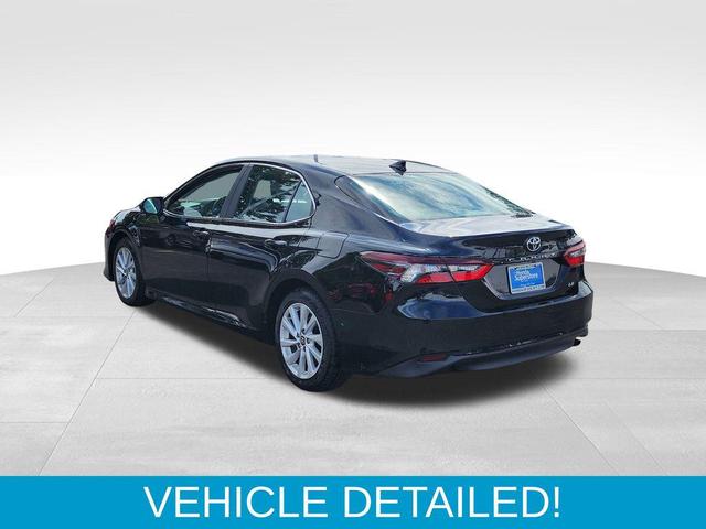 Photo of 2023 Midnight Black Metallic Toyota Camry