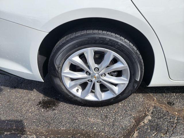 Photo of 2023 Summit White Chevrolet Malibu