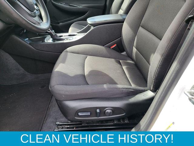 Photo of 2023 Summit White Chevrolet Malibu