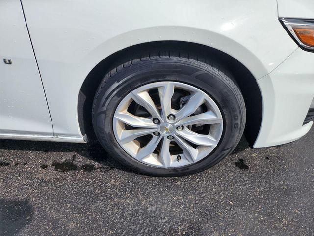 Photo of 2023 Summit White Chevrolet Malibu