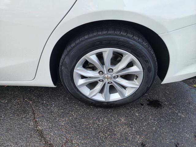 Photo of 2023 Summit White Chevrolet Malibu