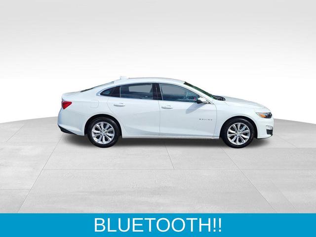 Photo of 2023 Summit White Chevrolet Malibu