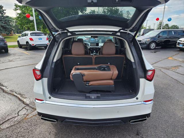 Photo of 2023 Platinum White Pearl Acura MDX