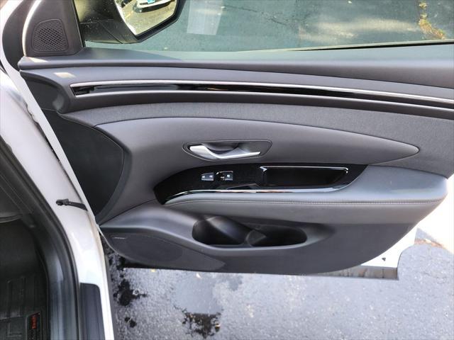 Photo of 2022 Quartz White Hyundai TUCSON Hybrid