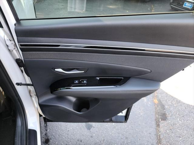 Photo of 2022 Quartz White Hyundai TUCSON Hybrid