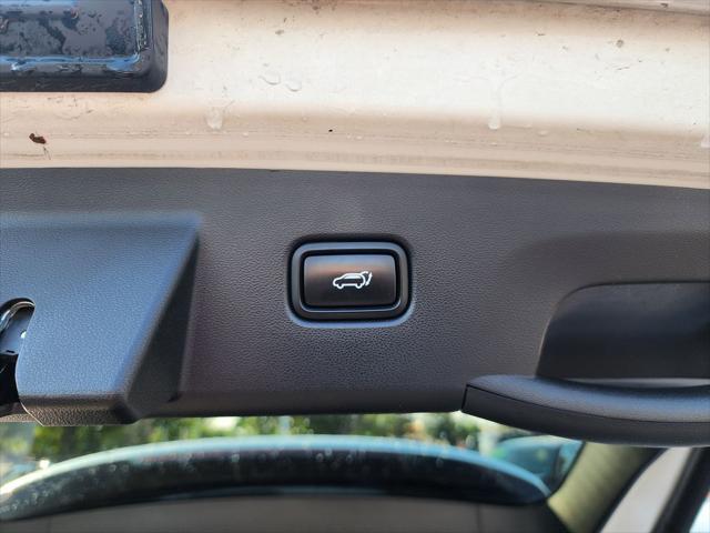 Photo of 2022 Quartz White Hyundai TUCSON Hybrid