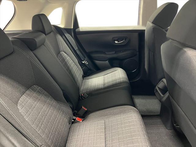 Photo of 2025 Platinum White Pearl Honda HR-V
