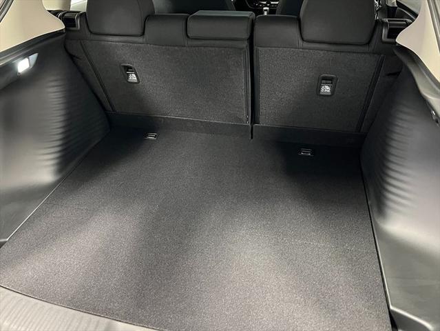 Photo of 2025 Platinum White Pearl Honda HR-V