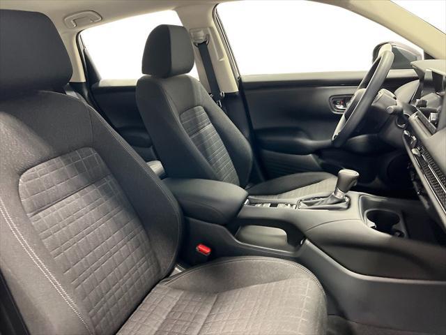 Photo of 2025 Platinum White Pearl Honda HR-V