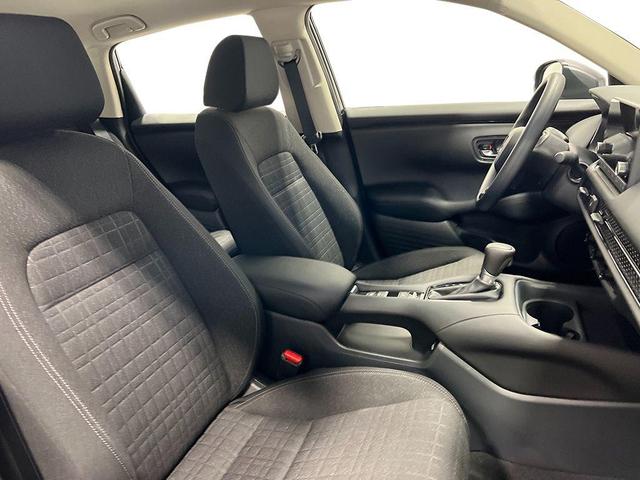 Photo of 2025 Platinum White Pearl Honda HR-V