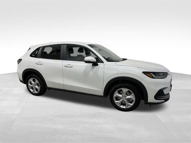Photo of 2025 Platinum White Pearl Honda HR-V