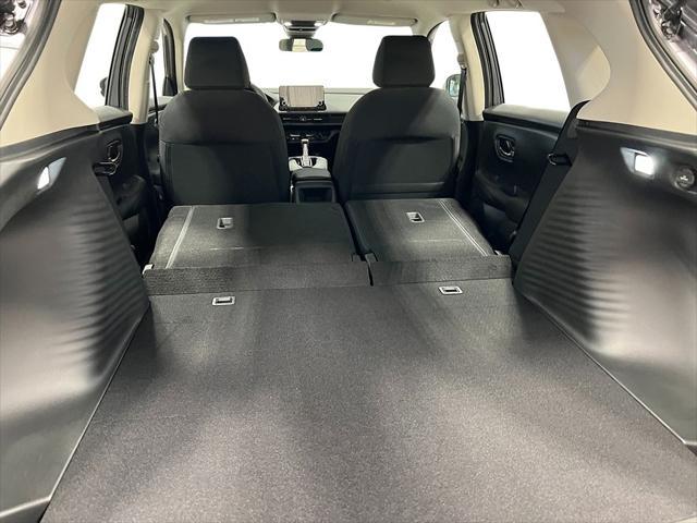 Photo of 2025 Platinum White Pearl Honda HR-V