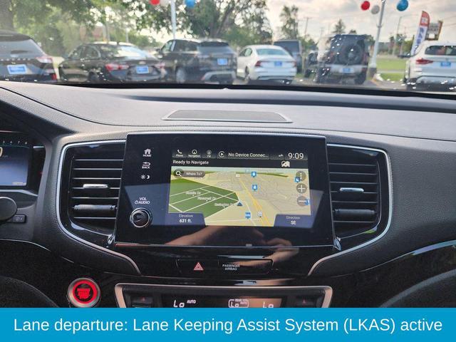 Photo of 2021 Platinum White Pearl Honda Passport