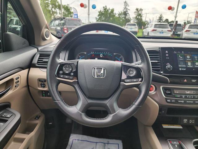 Photo of 2022 Deep Scarlet Pearl Honda Pilot