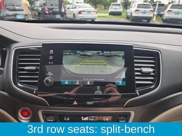 Photo of 2022 Deep Scarlet Pearl Honda Pilot