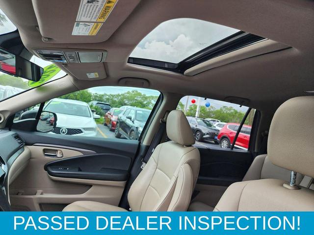Photo of 2022 Deep Scarlet Pearl Honda Pilot