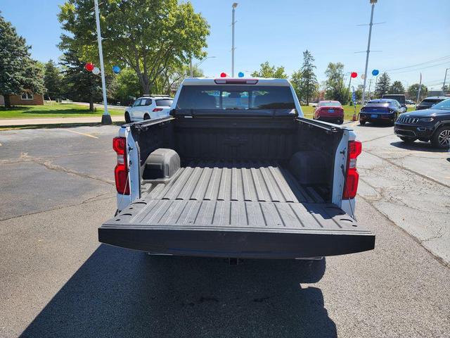 Photo of 2023 Iridescent Pearl Tricoat Chevrolet Silverado 1500