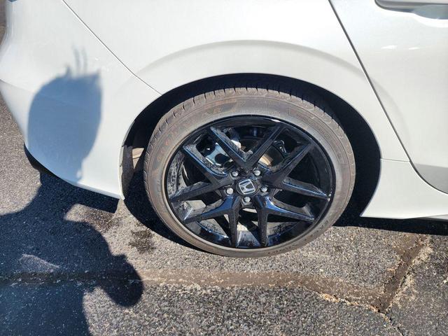 Photo of 2025 Platinum White Pearl Honda Civic