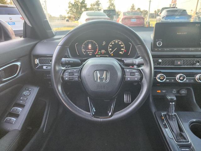 Photo of 2022 Platinum White Pearl Honda Civic