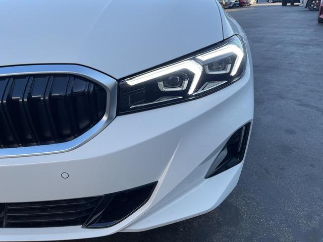 Photo of 2025 Alpine White BMW 330