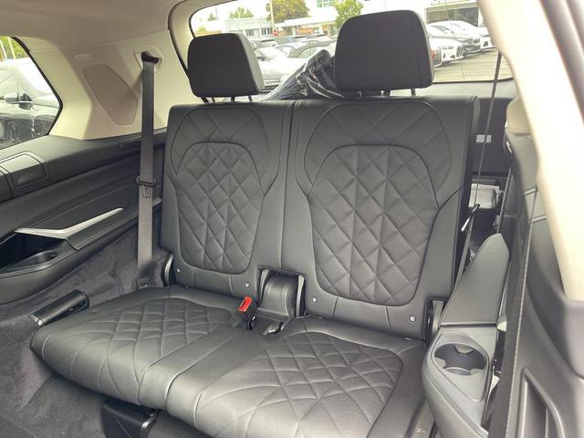Photo of 2025 Skyscraper Grey Metallic BMW X7