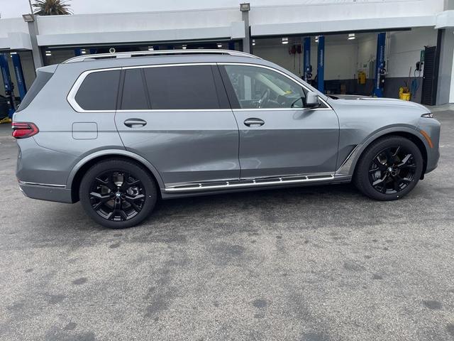 Photo of 2025 Skyscraper Grey Metallic BMW X7