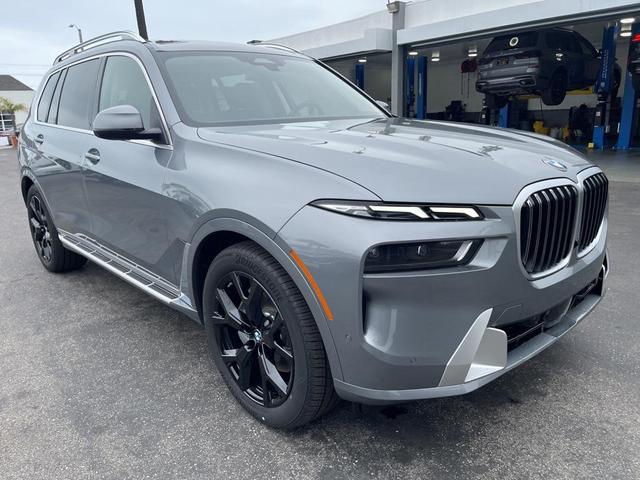 Photo of 2025 Skyscraper Grey Metallic BMW X7
