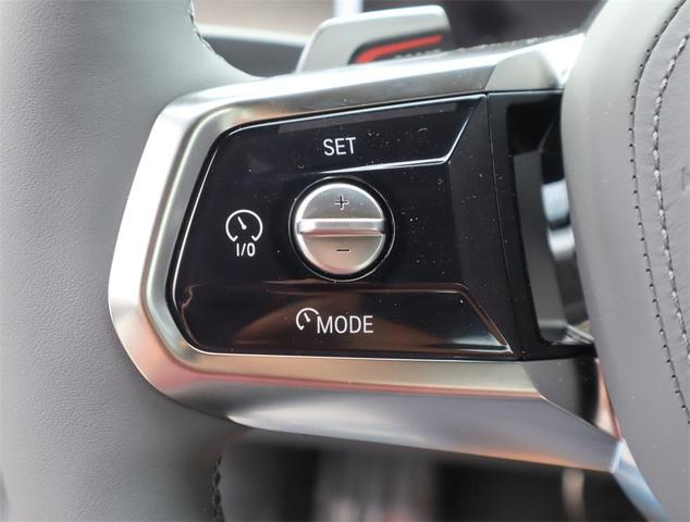 Photo of 2023 Mineral White Metallic BMW i7