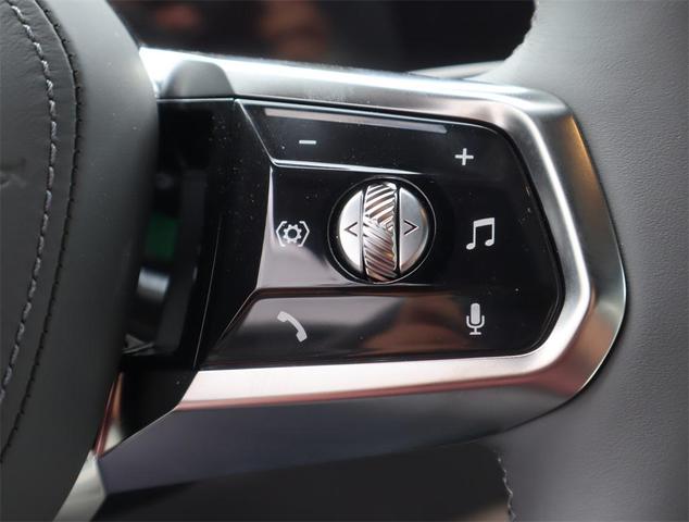 Photo of 2023 Mineral White Metallic BMW i7