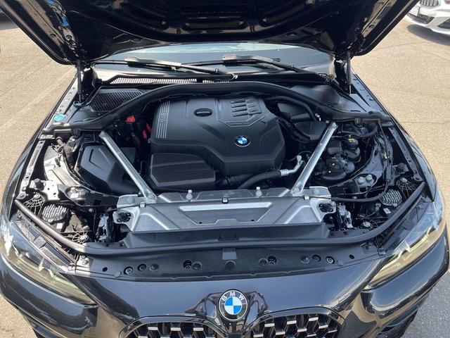 Photo of 2023 Black Sapphire Metallic BMW 430
