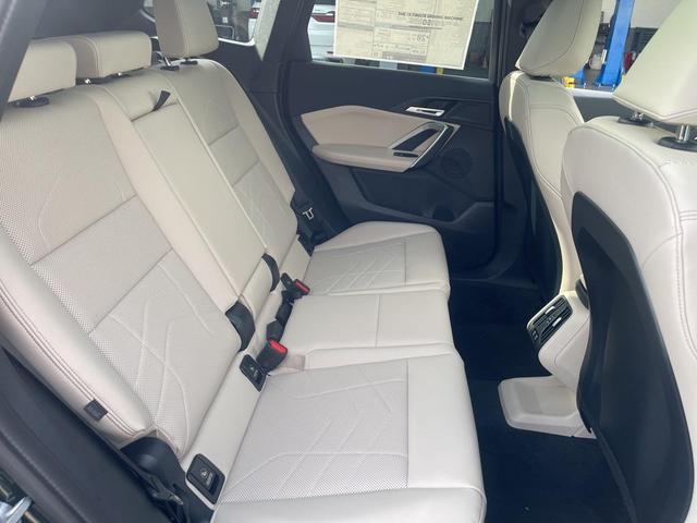 Photo of 2025 San Remo Green Metallic BMW X1