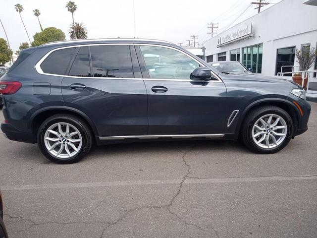 Photo of 2020 Arctic Gray Metallic BMW X5