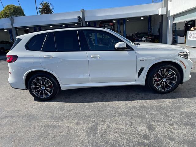 Photo of 2023 Alpine White BMW X5 PHEV