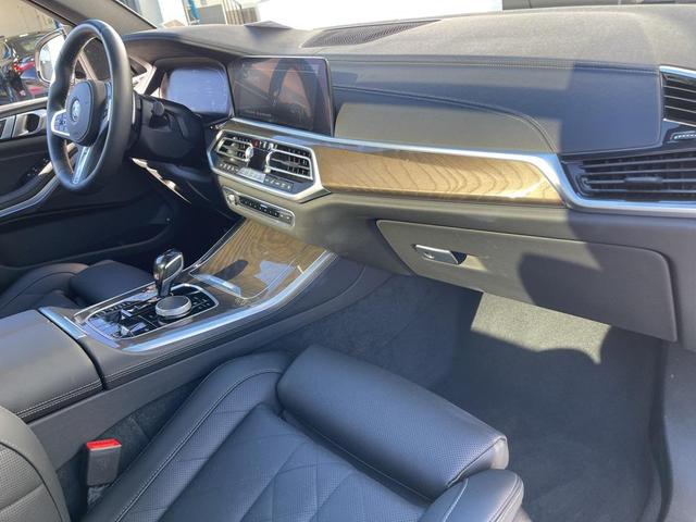 Photo of 2023 Alpine White BMW X5 PHEV