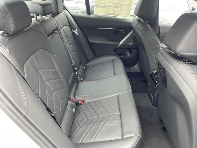 Photo of 2025 Alpine White BMW i5