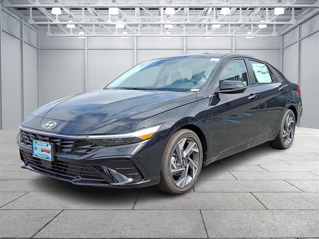 Photo of 2025 Abyss Black Hyundai ELANTRA