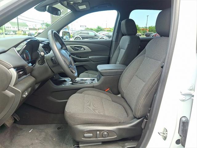 Photo of 2023 Summit White Chevrolet Traverse